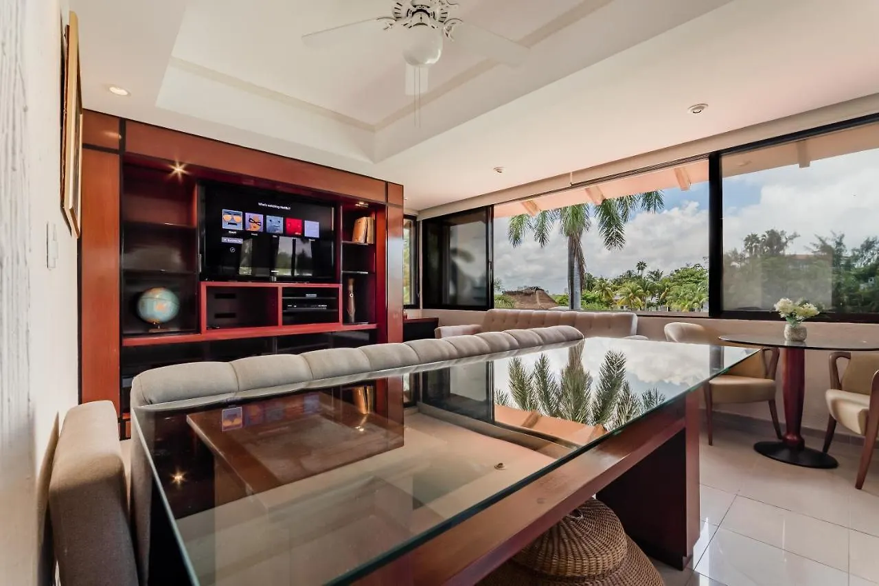 Elegant Lagoon Front Villa By Casa Paraiso Cancun