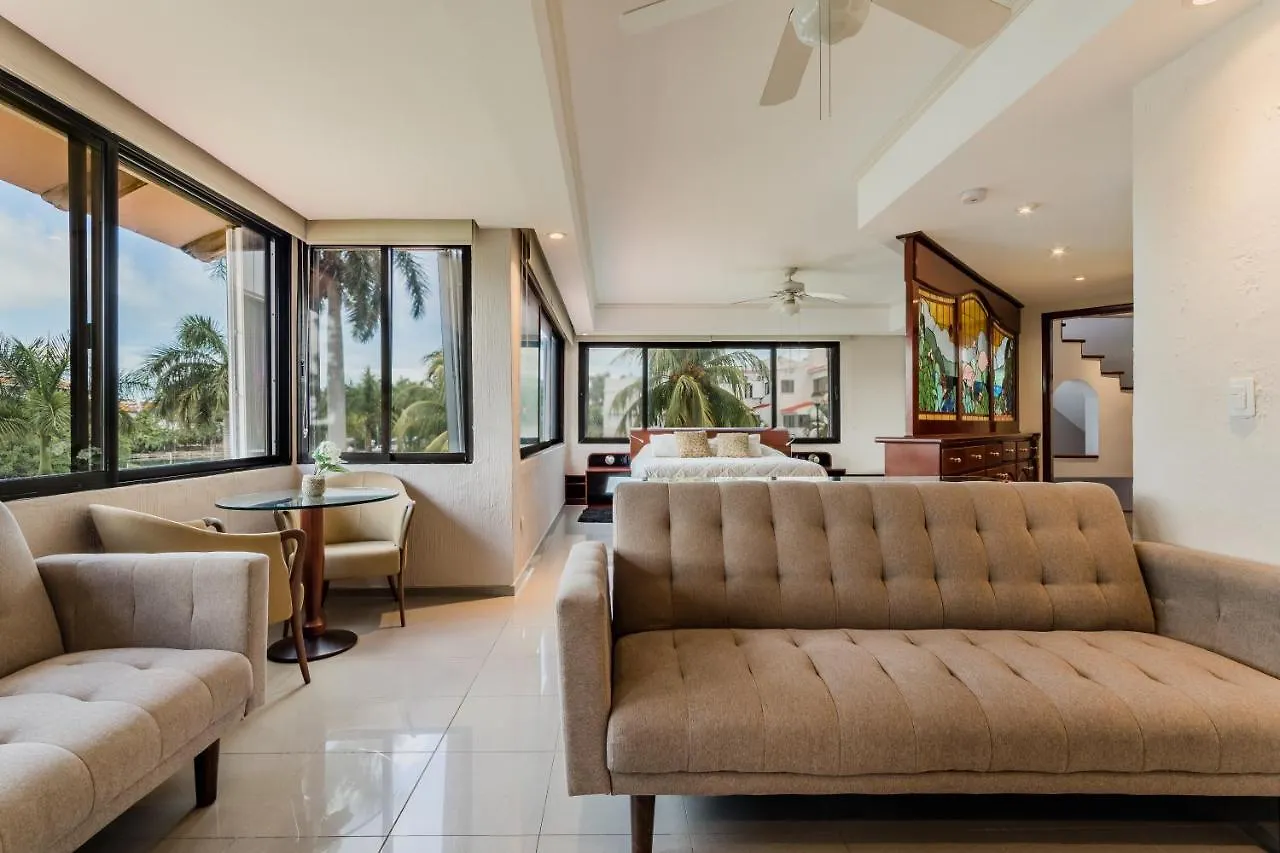 Elegant Lagoon Front Villa By Casa Paraiso Cancun