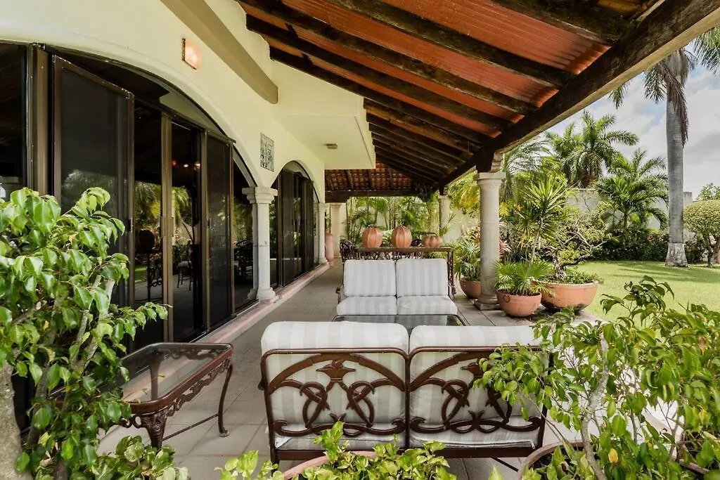 Elegant Lagoon Front Villa By Casa Paraiso Cancun