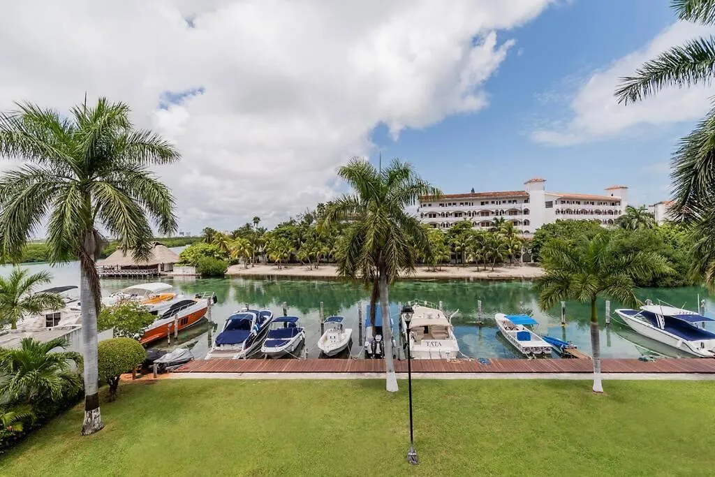 Elegant Lagoon Front Villa By Casa Paraiso Cancún 0*,  Mexico
