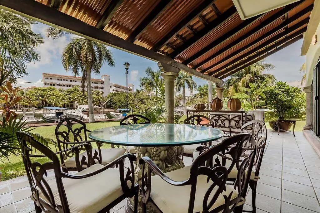 Elegant Lagoon Front Villa By Casa Paraiso Cancún